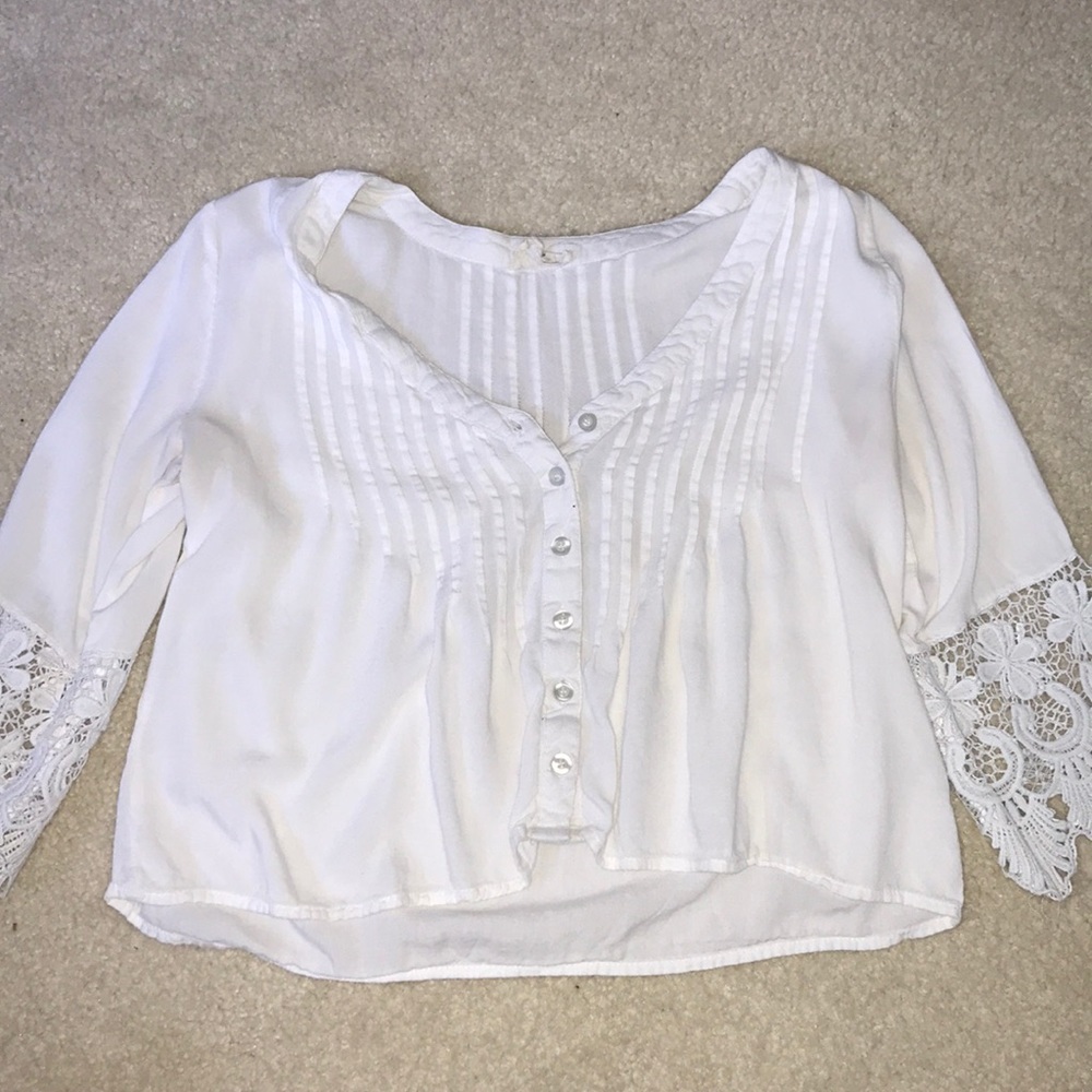 WHITE LACY LA HEARTS SHIRT